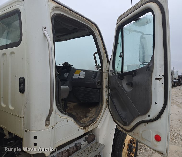 image for item DV1829 2011 Freightliner M2 water truck