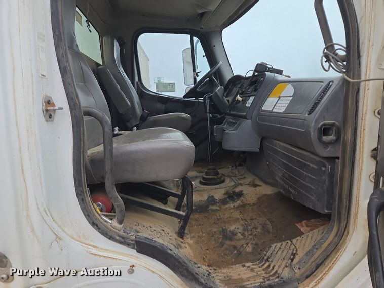 image for item DV1829 2011 Freightliner M2 water truck