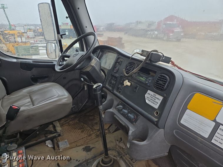 image for item DV1829 2011 Freightliner M2 water truck