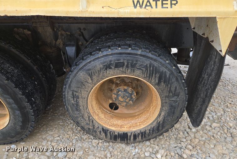 image for item DV1829 2011 Freightliner M2 water truck