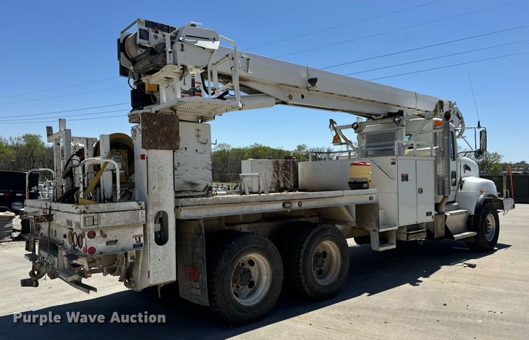 image for item DV1926 2012 Kenworth digger derrick truck