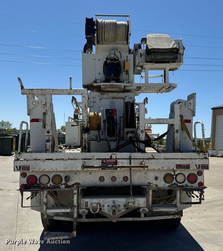 image for item DV1926 2012 Kenworth digger derrick truck