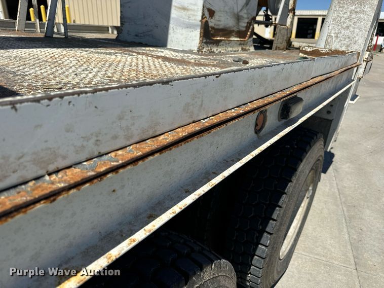 image for item DV1926 2012 Kenworth digger derrick truck