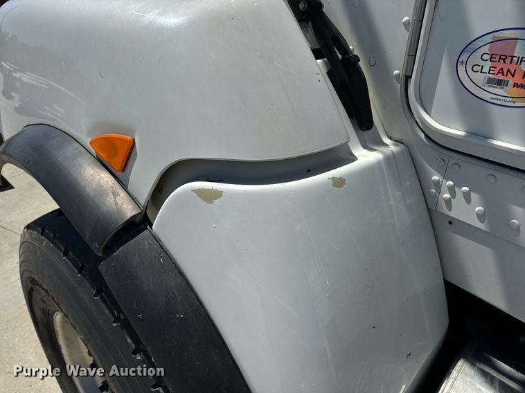 image for item DV1926 2012 Kenworth digger derrick truck