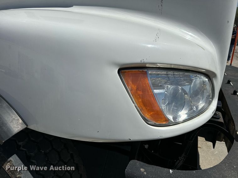 image for item DV1926 2012 Kenworth digger derrick truck