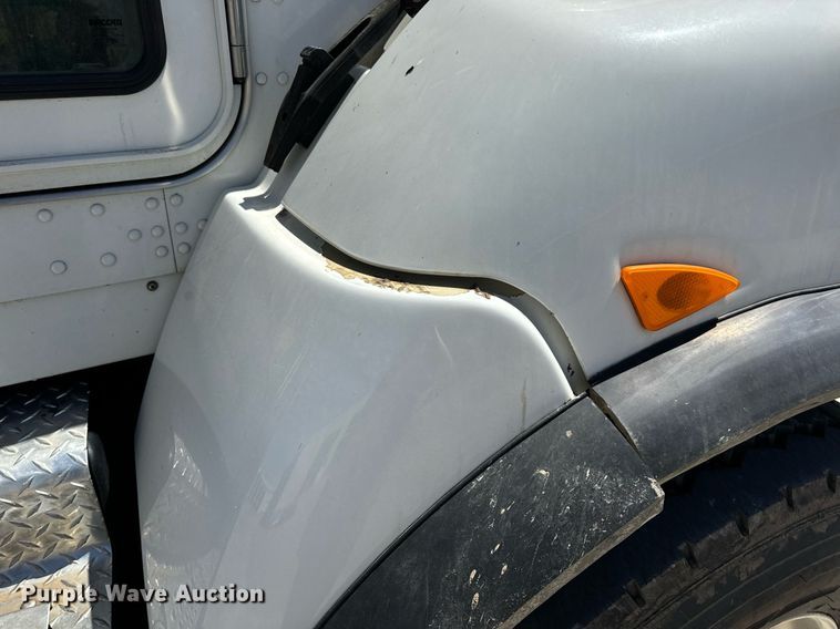 image for item DV1926 2012 Kenworth digger derrick truck