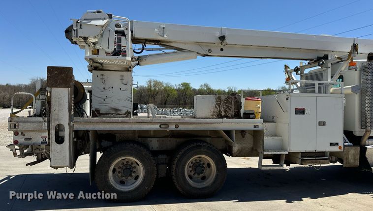 image for item DV1926 2012 Kenworth digger derrick truck