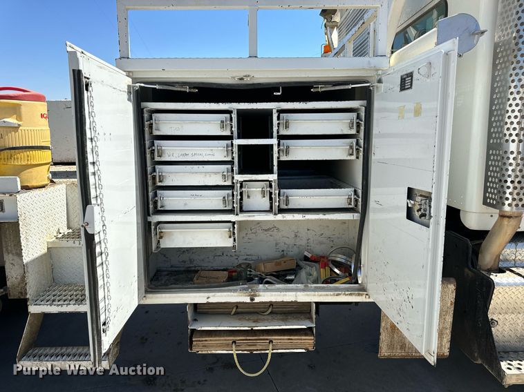 image for item DV1926 2012 Kenworth digger derrick truck