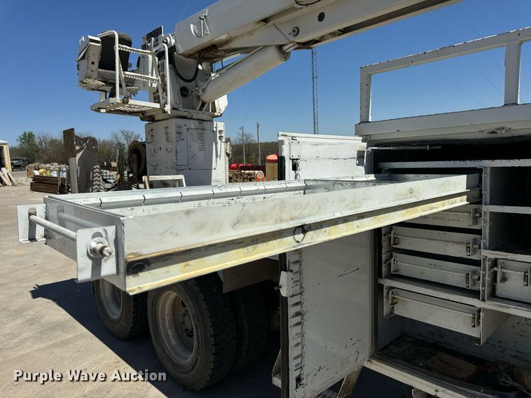 image for item DV1926 2012 Kenworth digger derrick truck