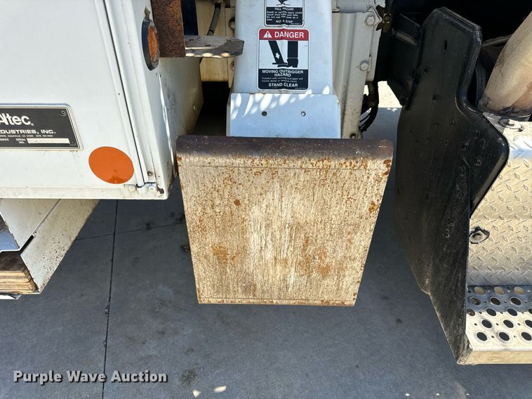 image for item DV1926 2012 Kenworth digger derrick truck