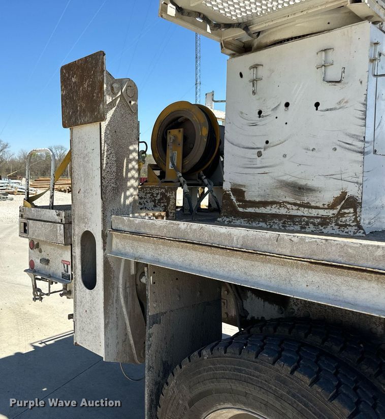 image for item DV1926 2012 Kenworth digger derrick truck