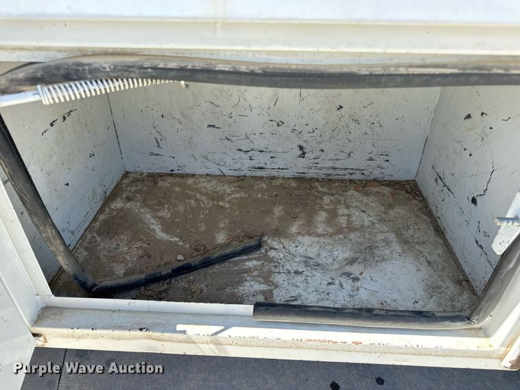 image for item DV1926 2012 Kenworth digger derrick truck