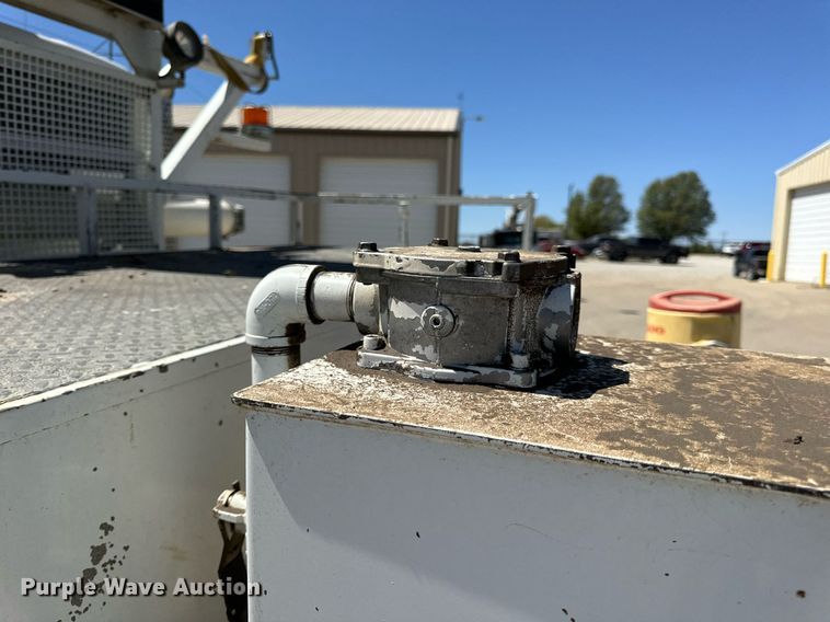 image for item DV1926 2012 Kenworth digger derrick truck