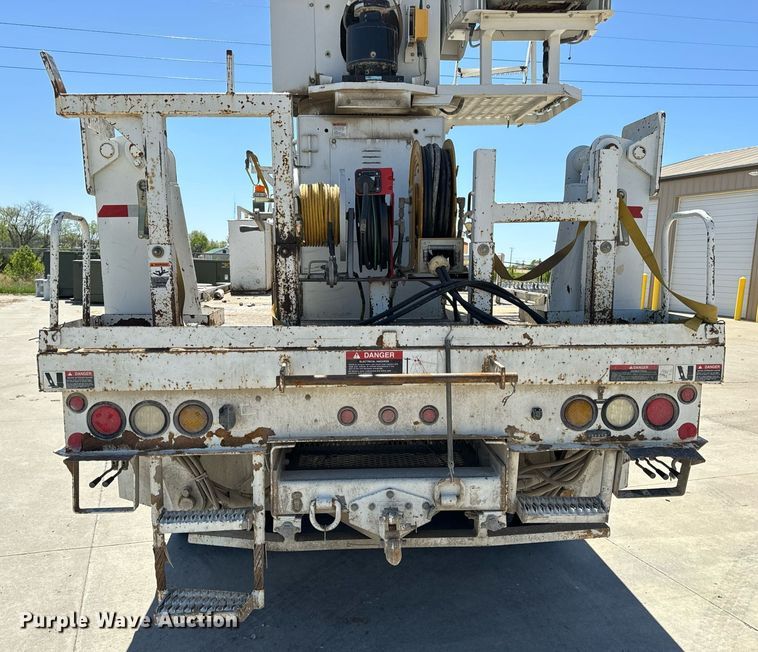 image for item DV1926 2012 Kenworth digger derrick truck