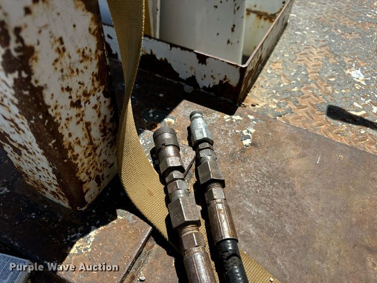 image for item DV1926 2012 Kenworth digger derrick truck