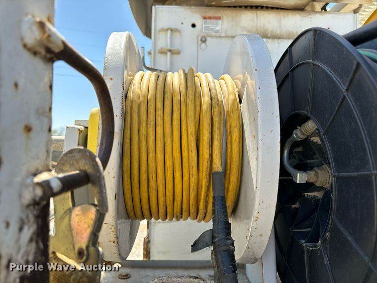 image for item DV1926 2012 Kenworth digger derrick truck