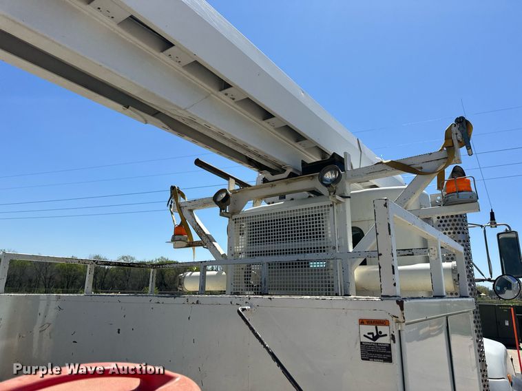 image for item DV1926 2012 Kenworth digger derrick truck