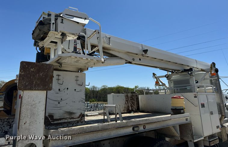 image for item DV1926 2012 Kenworth digger derrick truck