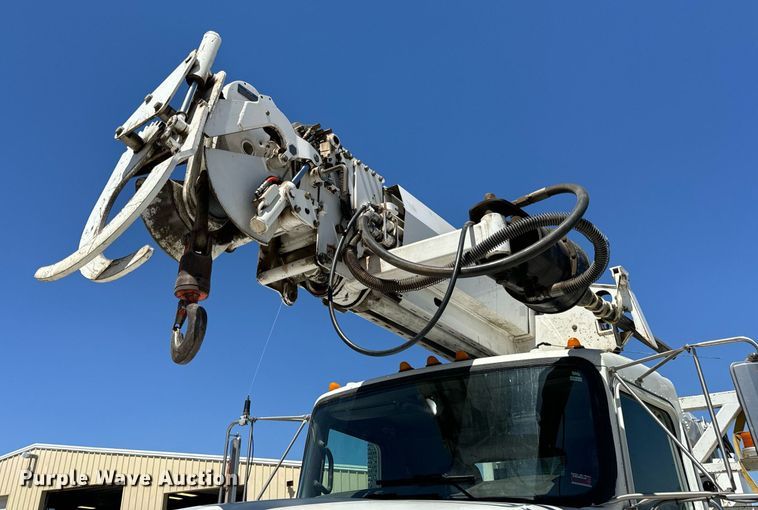 image for item DV1926 2012 Kenworth digger derrick truck