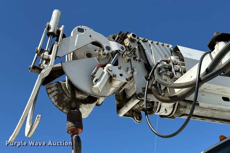 image for item DV1926 2012 Kenworth digger derrick truck