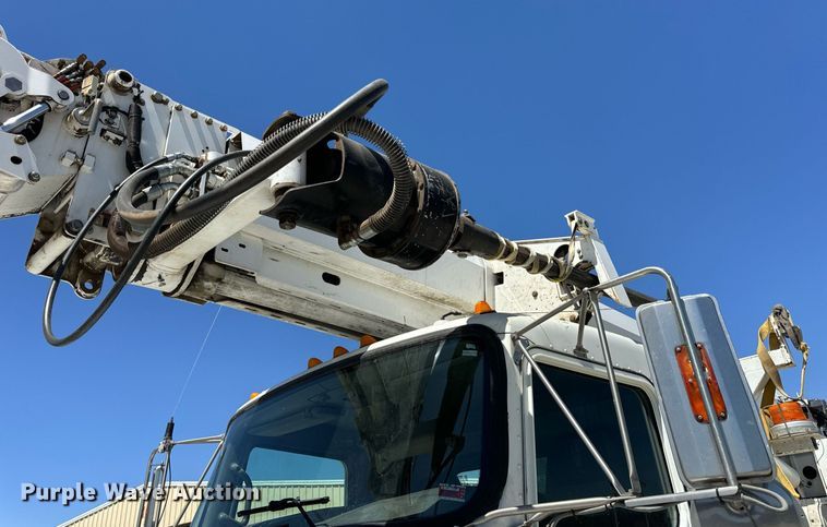 image for item DV1926 2012 Kenworth digger derrick truck