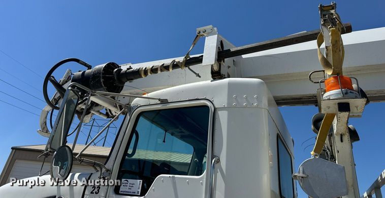 image for item DV1926 2012 Kenworth digger derrick truck