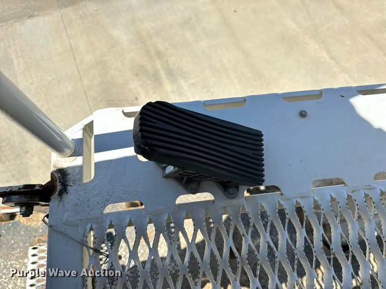 image for item DV1926 2012 Kenworth digger derrick truck