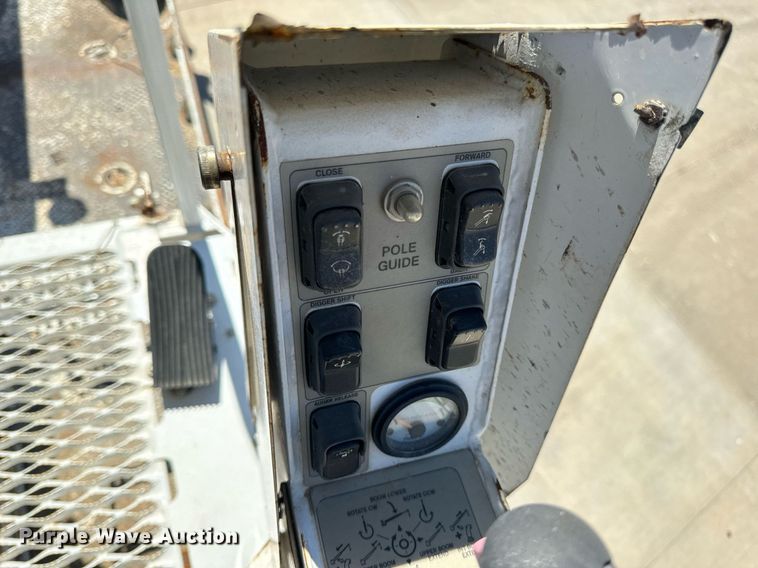 image for item DV1926 2012 Kenworth digger derrick truck