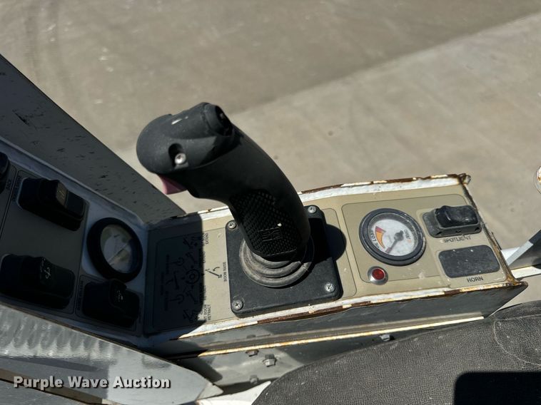 image for item DV1926 2012 Kenworth digger derrick truck