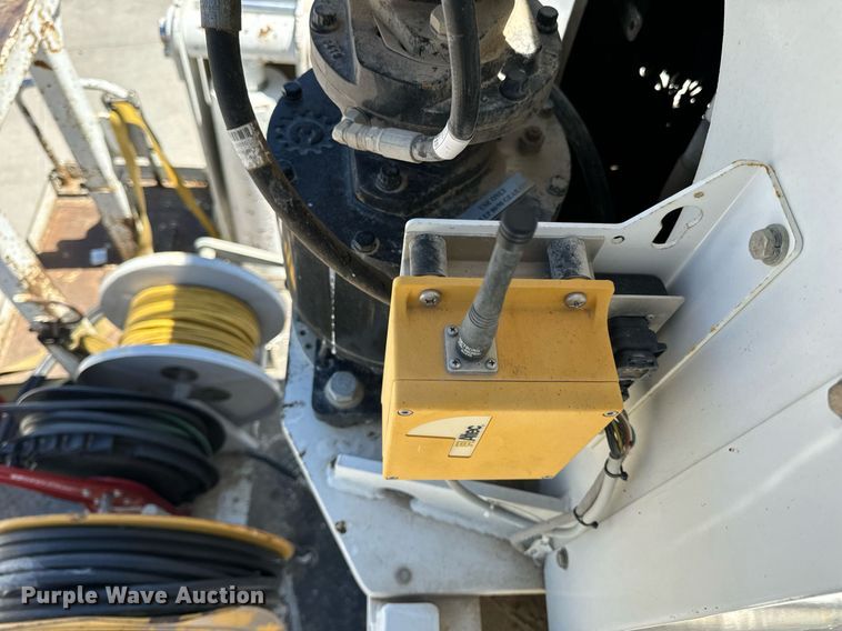 image for item DV1926 2012 Kenworth digger derrick truck