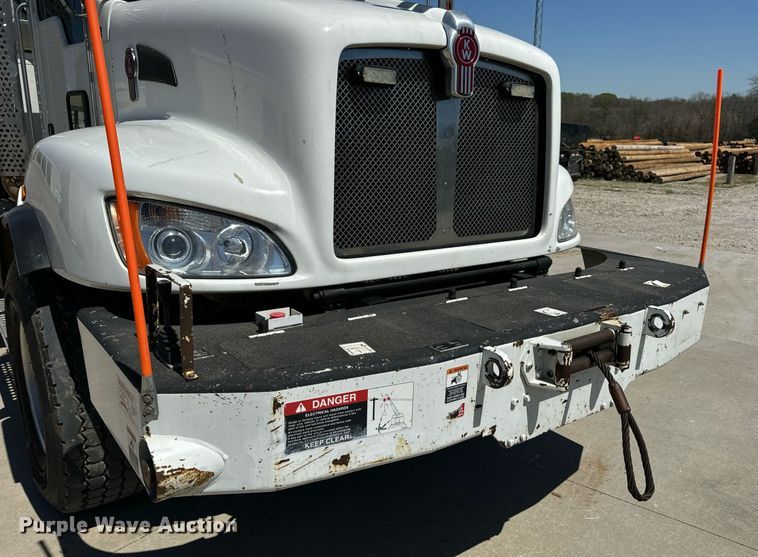 image for item DV1926 2012 Kenworth digger derrick truck