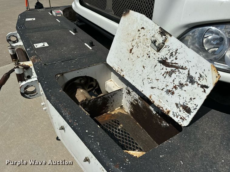 image for item DV1926 2012 Kenworth digger derrick truck