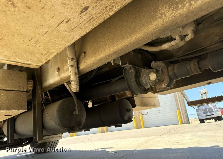 image for item DV1926 2012 Kenworth digger derrick truck