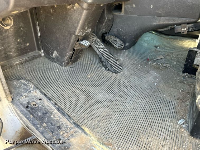 image for item DV1926 2012 Kenworth digger derrick truck