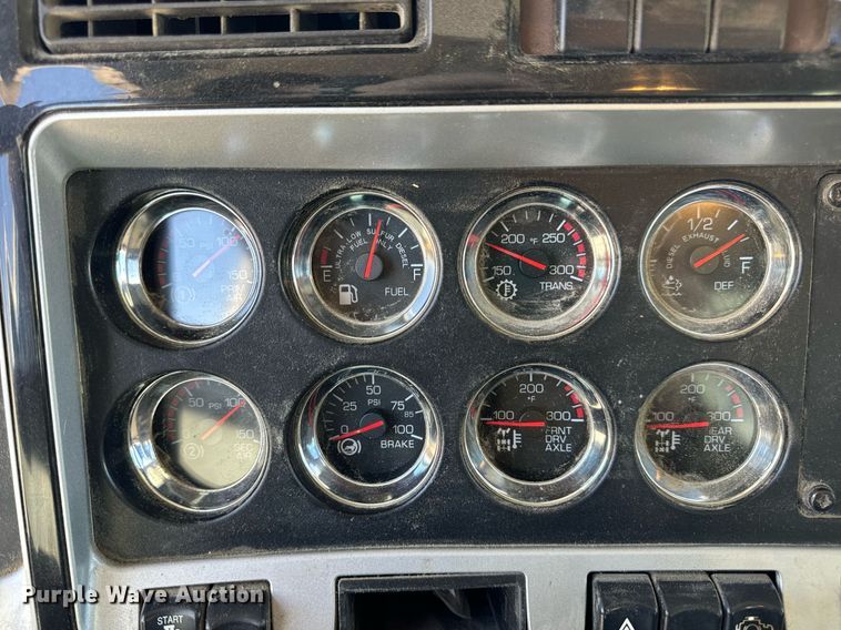 image for item DV1926 2012 Kenworth digger derrick truck