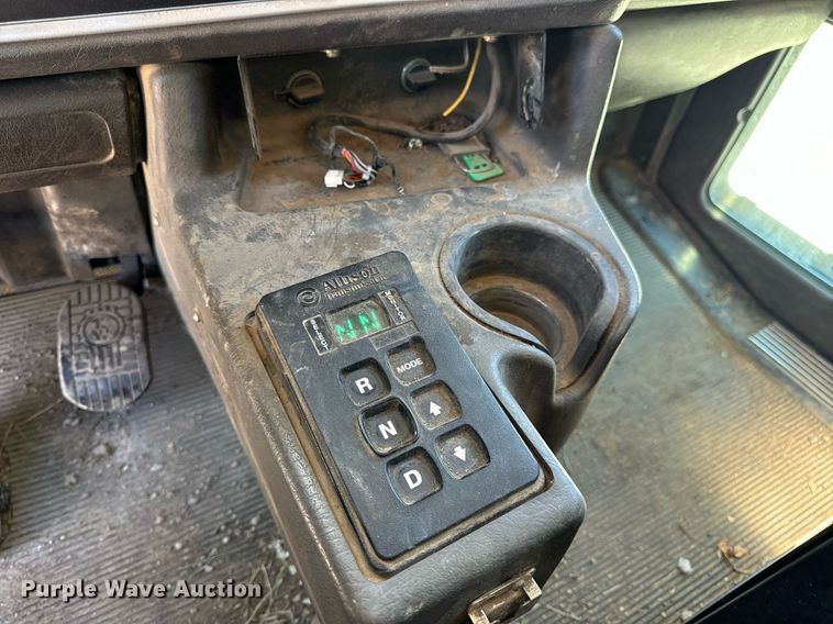 image for item DV1926 2012 Kenworth digger derrick truck