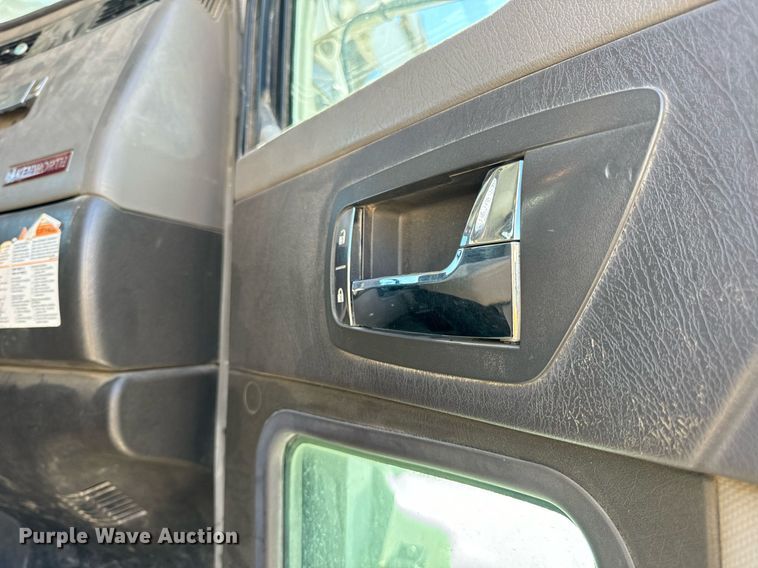 image for item DV1926 2012 Kenworth digger derrick truck