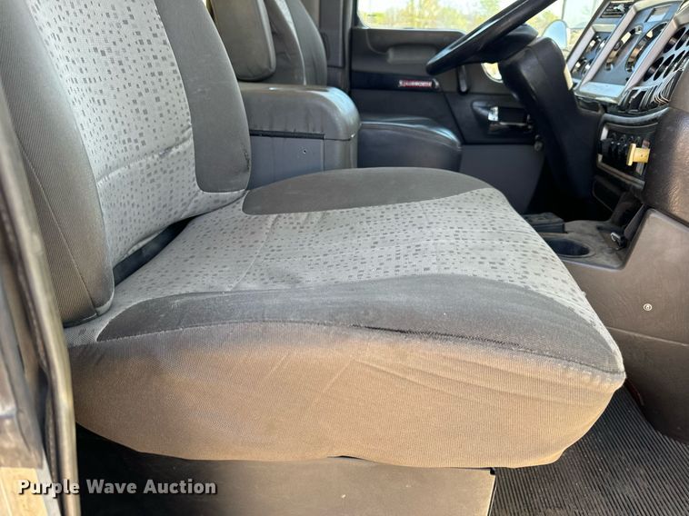 image for item DV1926 2012 Kenworth digger derrick truck