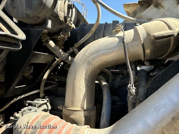 image for item DV1926 2012 Kenworth digger derrick truck