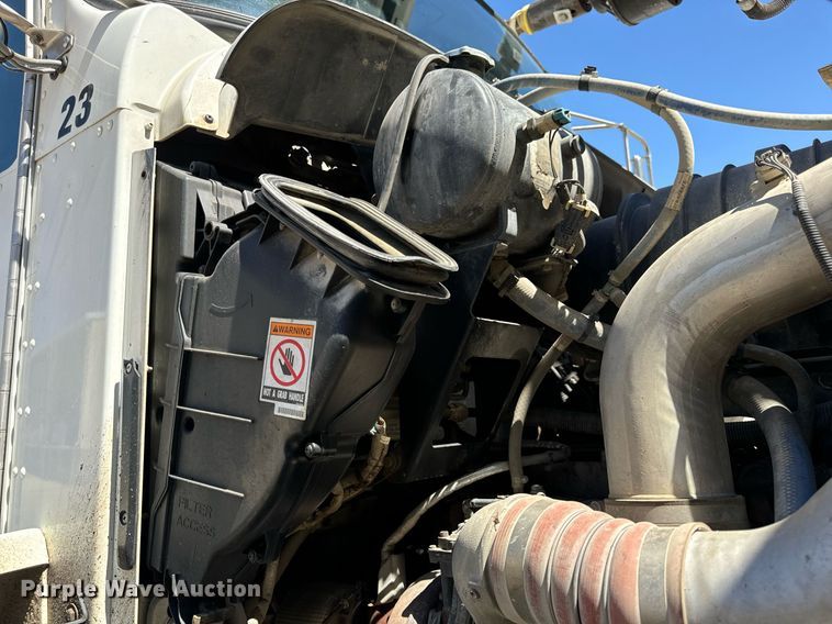 image for item DV1926 2012 Kenworth digger derrick truck