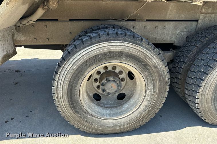 image for item DV1926 2012 Kenworth digger derrick truck