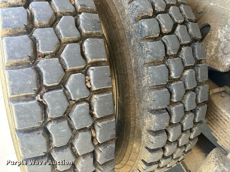 image for item DV1926 2012 Kenworth digger derrick truck