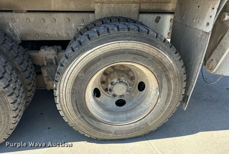 image for item DV1926 2012 Kenworth digger derrick truck