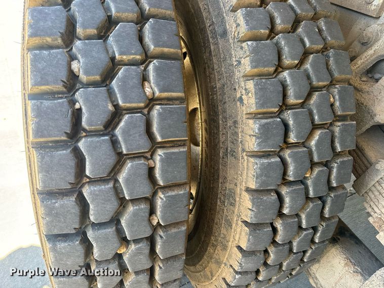 image for item DV1926 2012 Kenworth digger derrick truck