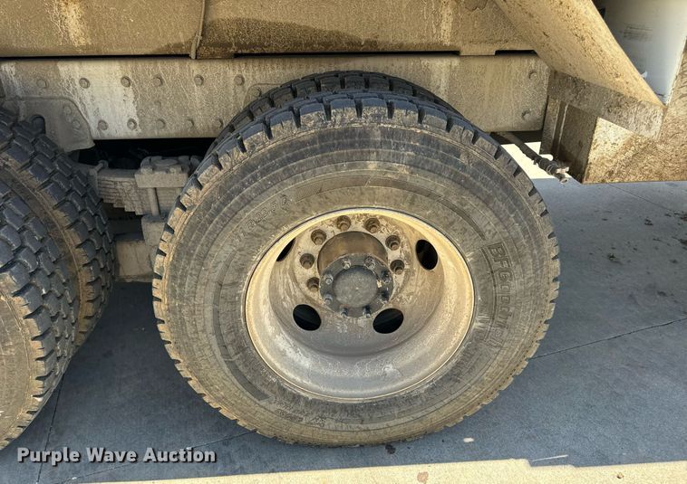 image for item DV1926 2012 Kenworth digger derrick truck