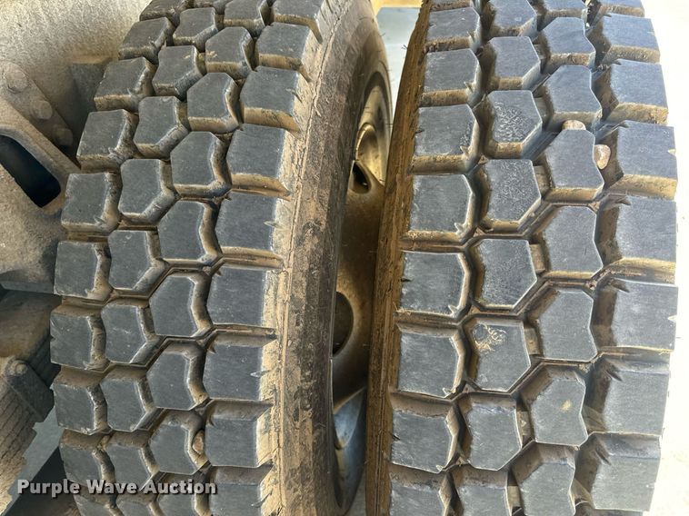 image for item DV1926 2012 Kenworth digger derrick truck