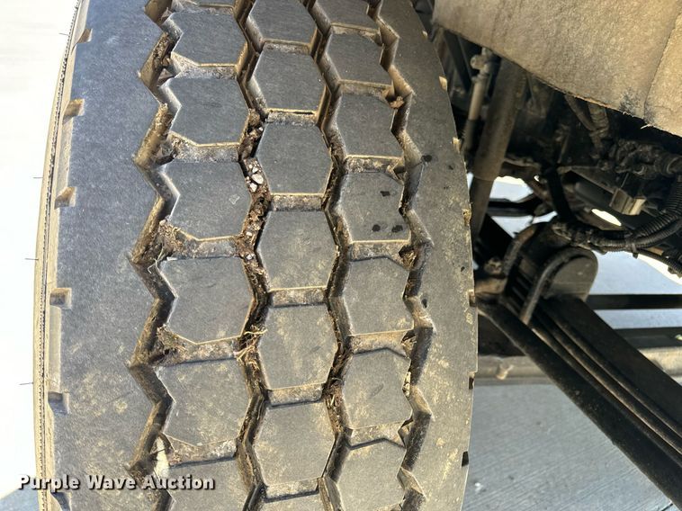 image for item DV1926 2012 Kenworth digger derrick truck