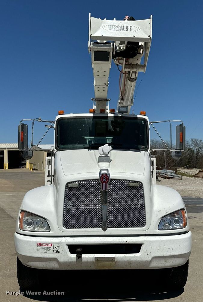 image for item DV1929 2014 Kenworth T370 bucket truck