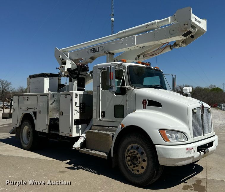 image for item DV1929 2014 Kenworth T370 bucket truck