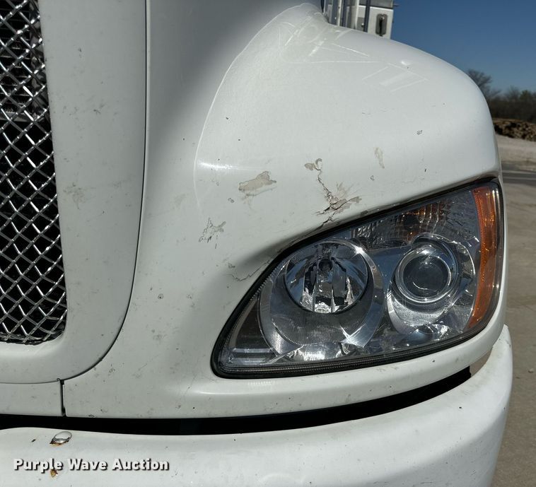 image for item DV1929 2014 Kenworth T370 bucket truck